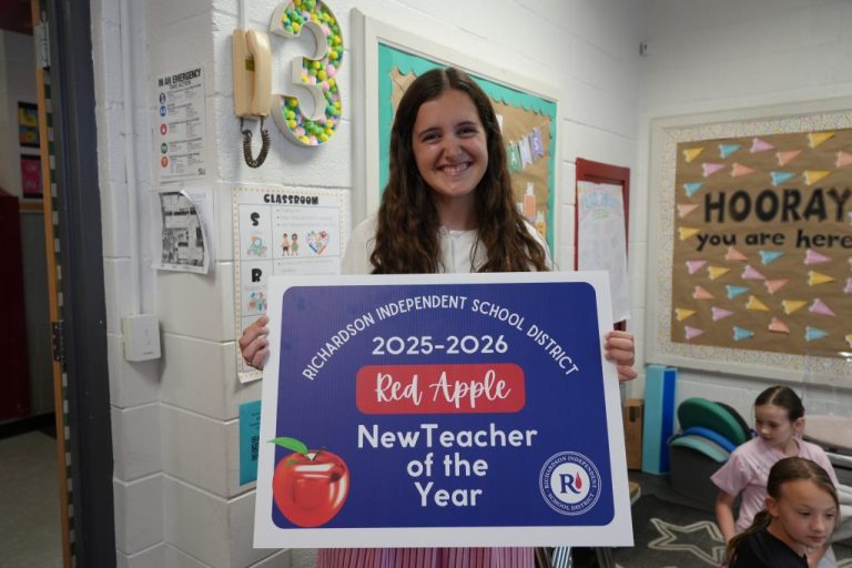 Elementary Red Apple Winner – Elizabeth Richardson, Lake Highlands Elementary