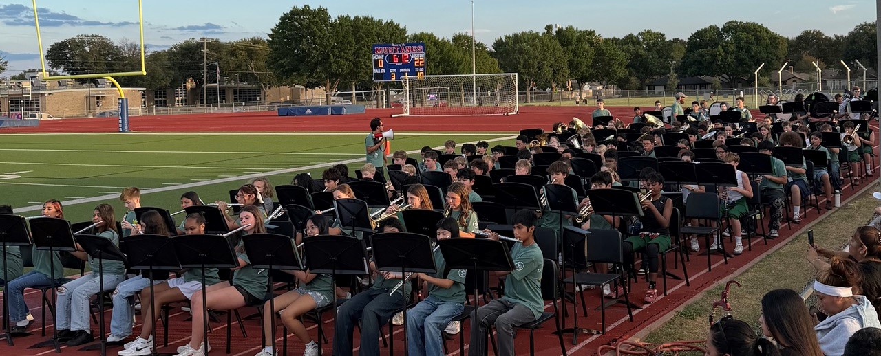 North band football halftime performance