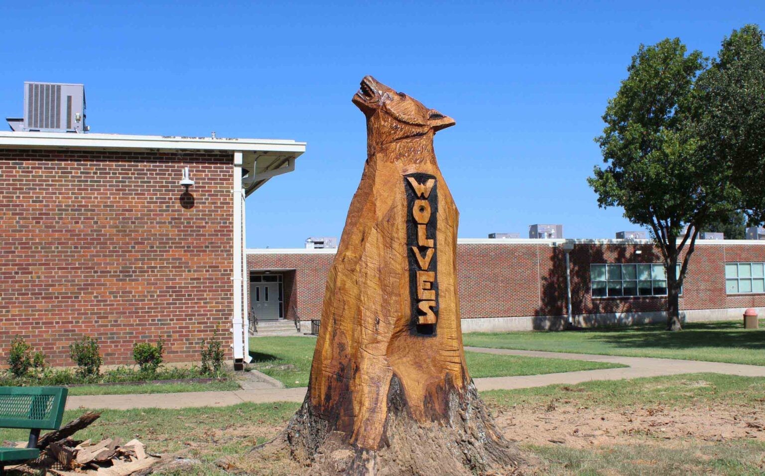 Wolves Carving 1